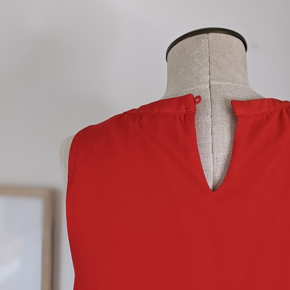red sleeveless work blouse with cutout detailing, small - Picture 6 of 8